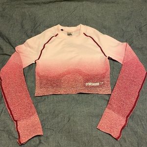NEW WITHOUT TAGS super cute cropped workout top from Gymshark (size small)